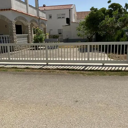 Beach Apartments *