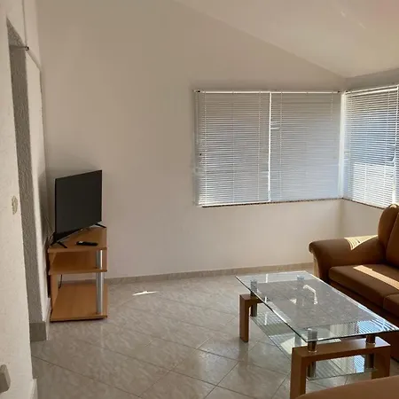 Daire Beach Apartments *